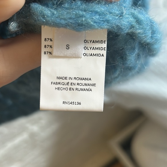 NAADAM - Bouclé Alpaca-Blend Turtleneck Sweater - Picture 7 of 8